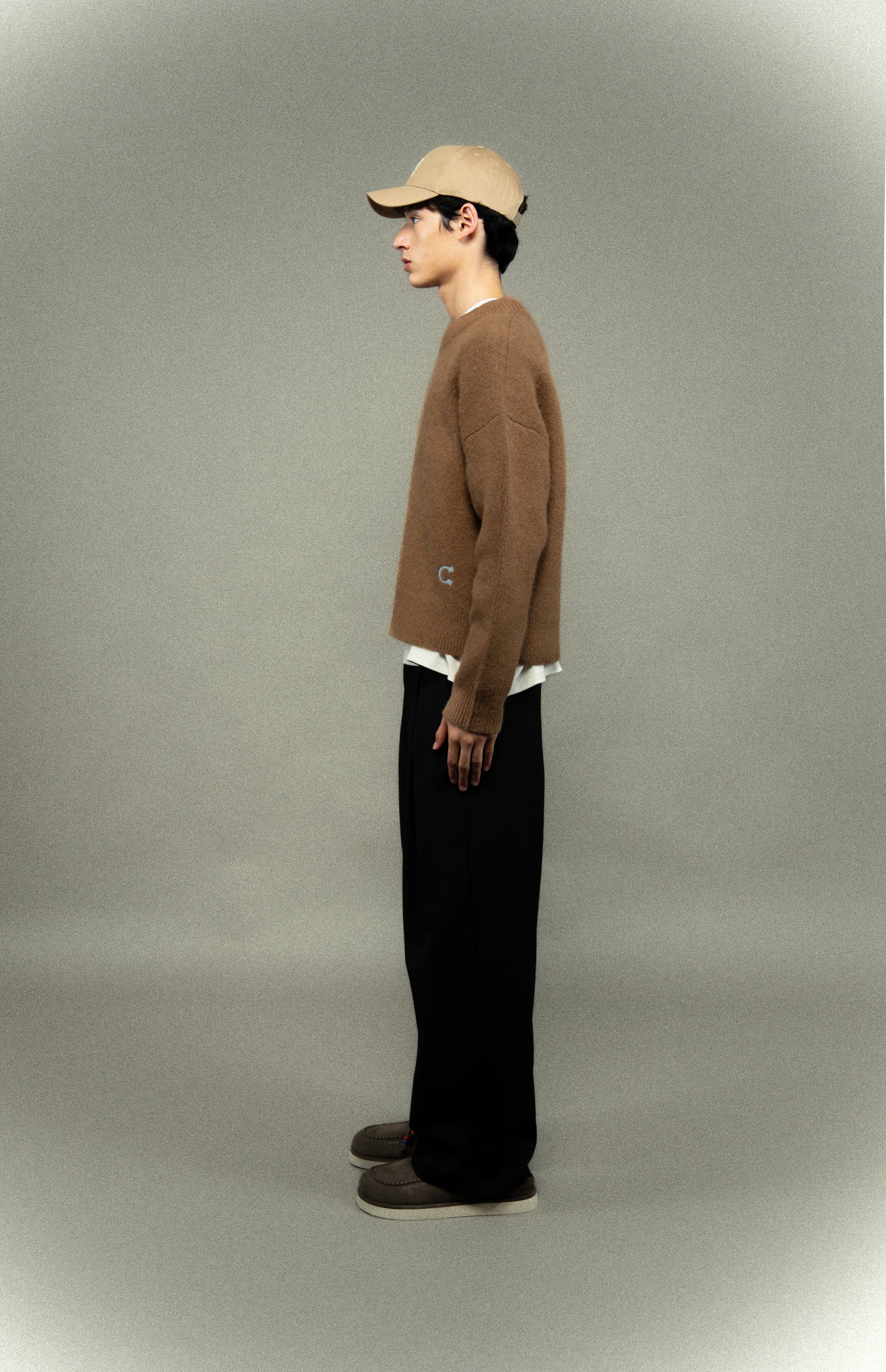 Embroidered crew neck sweatshirt