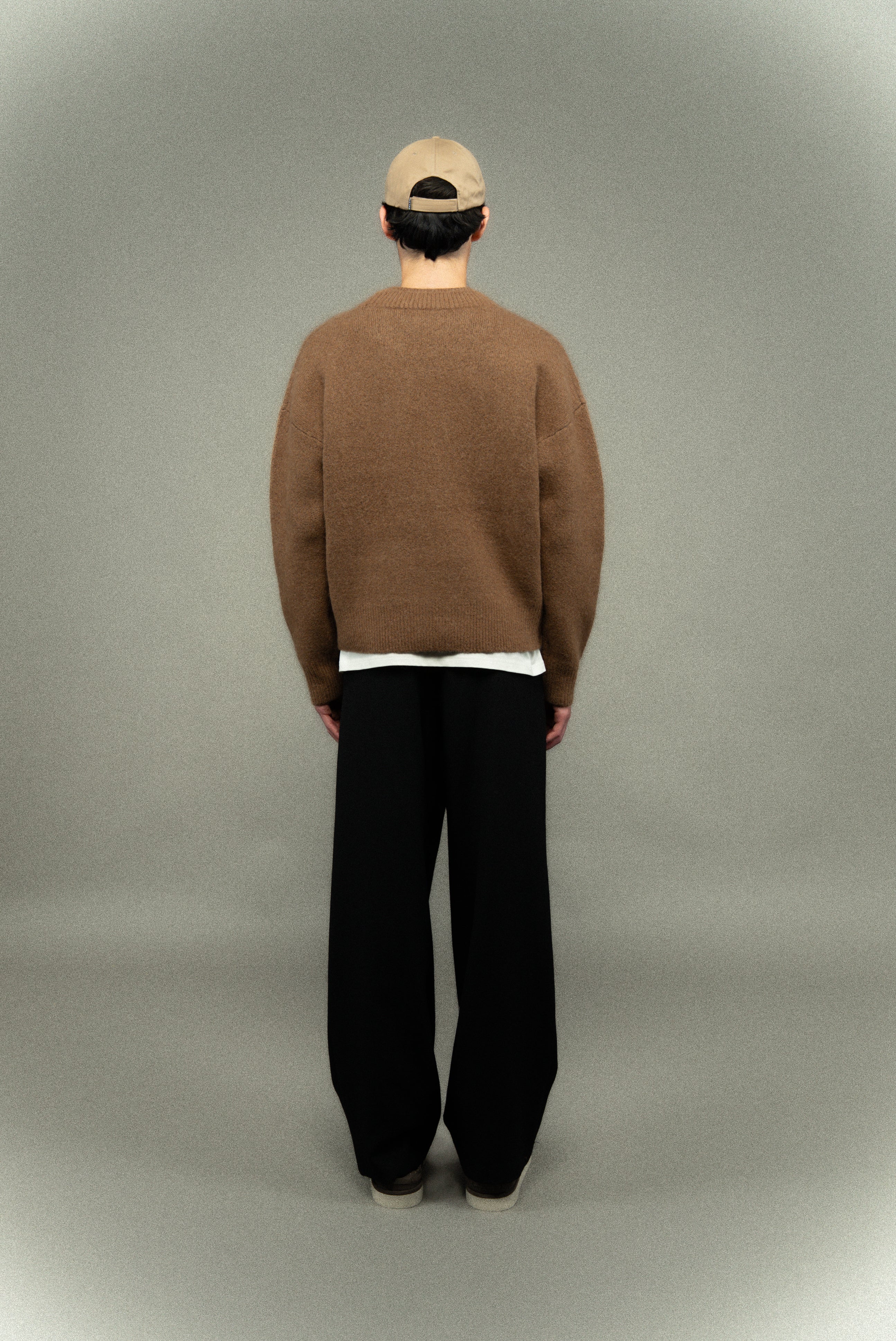 Embroidered crew neck sweatshirt