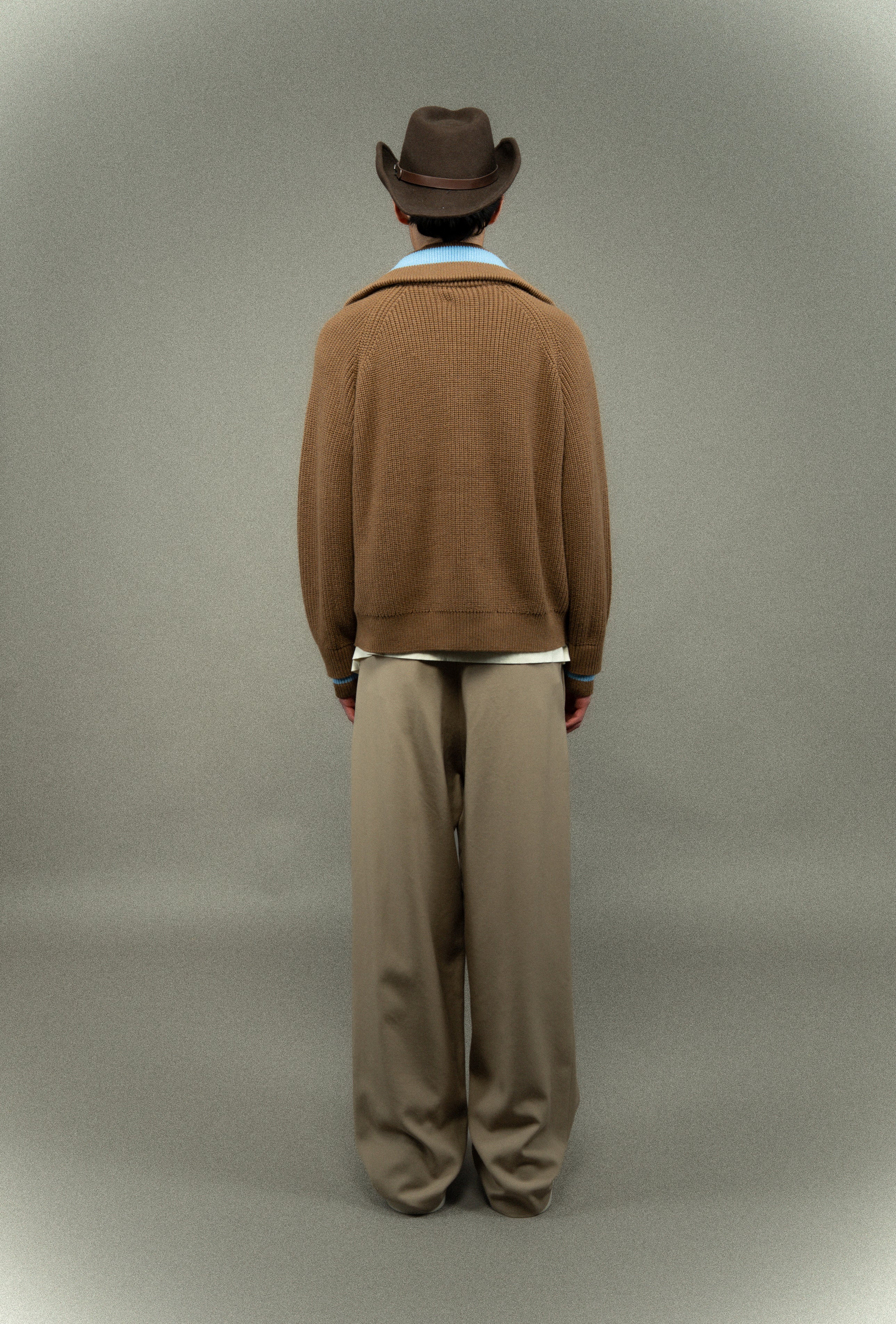 Pullover mit doppeltem Kragen