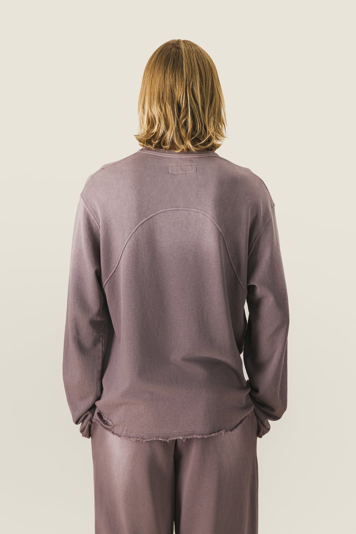 Raw-edge long-sleeve T-shirt