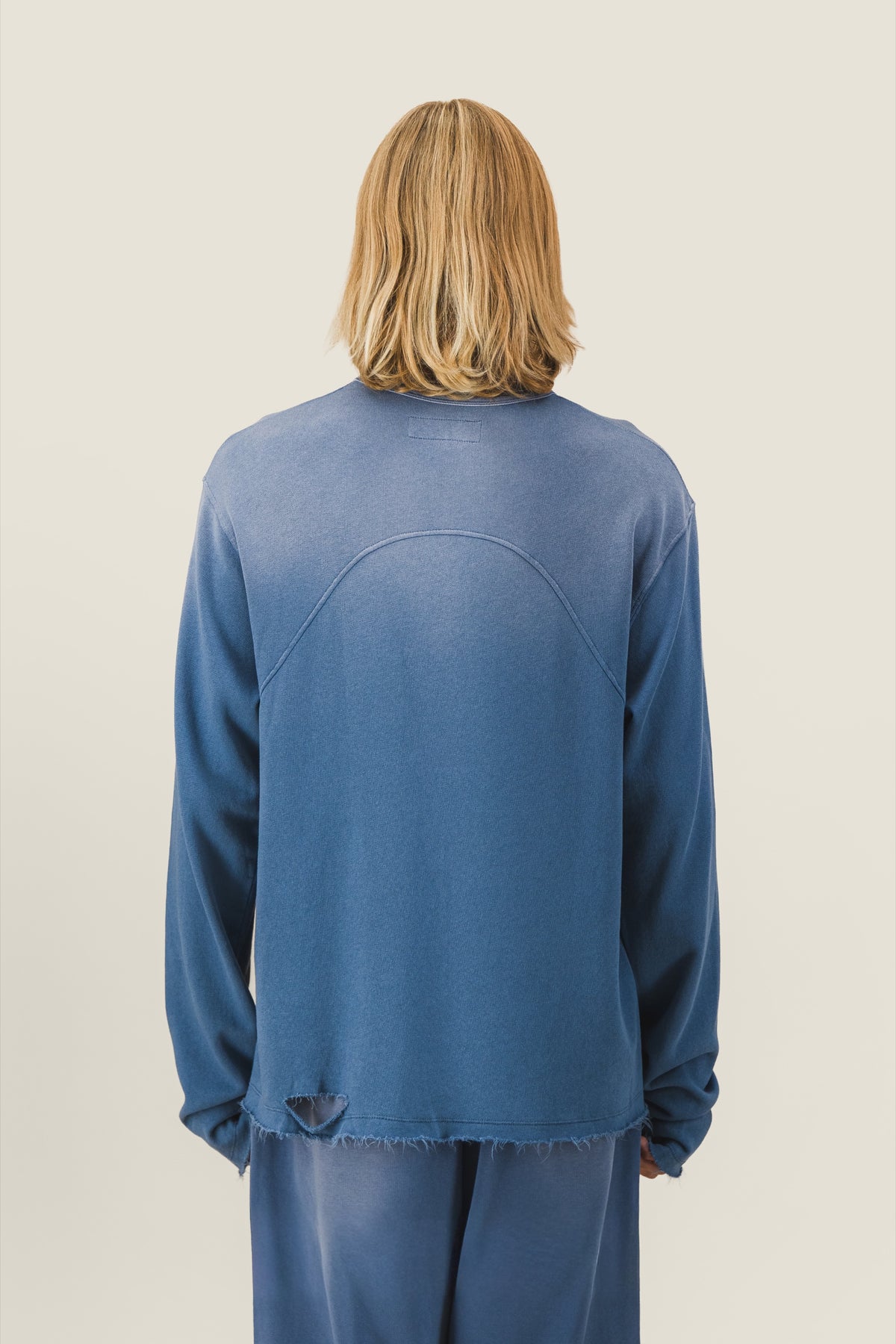 Raw-edge long-sleeve T-shirt