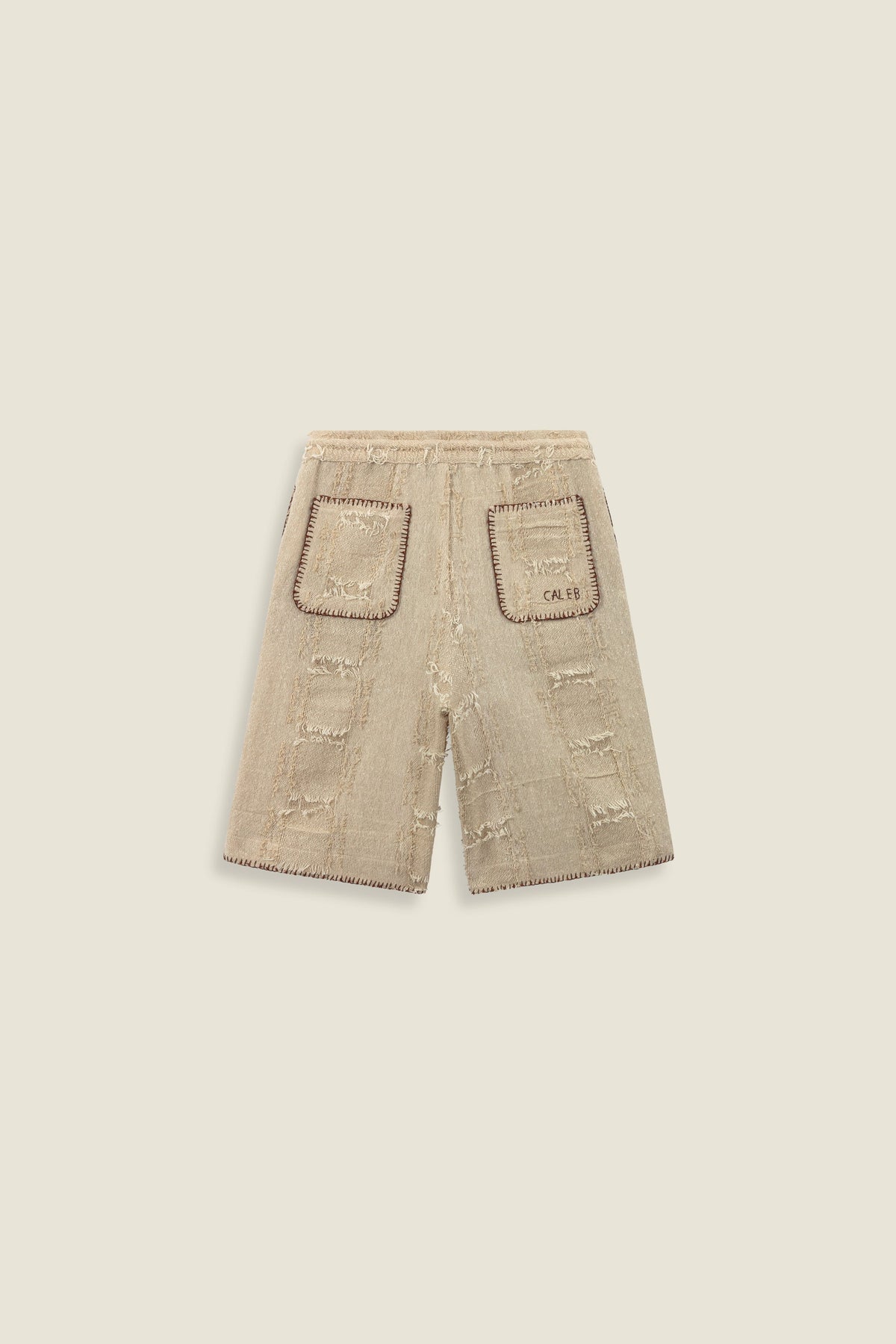 Kurze Ecru-Shorts mit verspielten Details