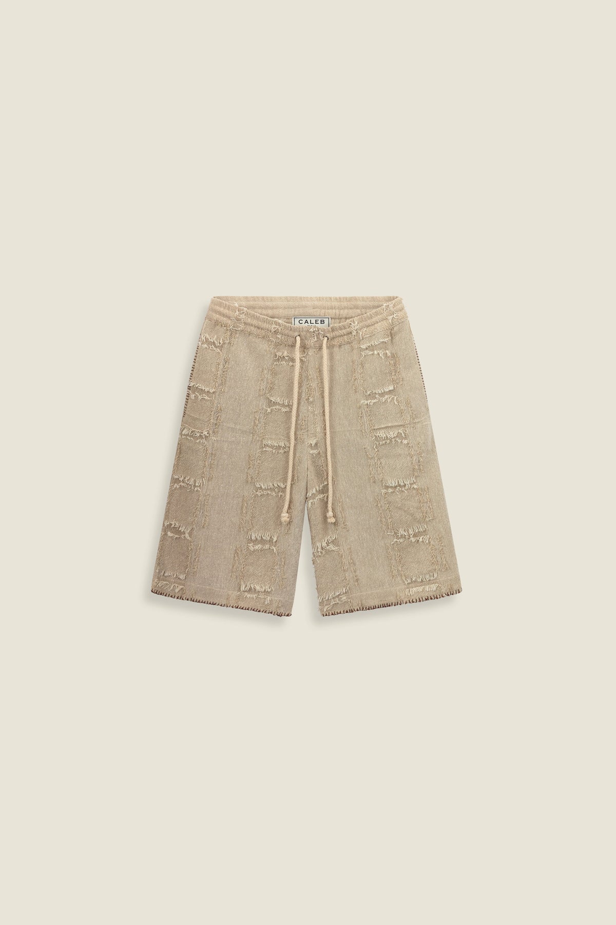Kurze Ecru-Shorts mit verspielten Details