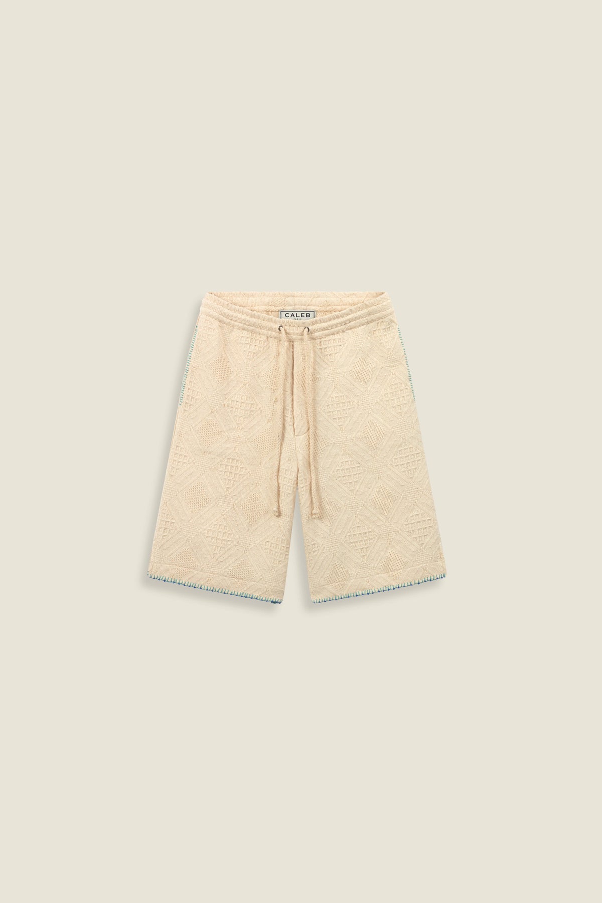 Short beige à détails fantaisie