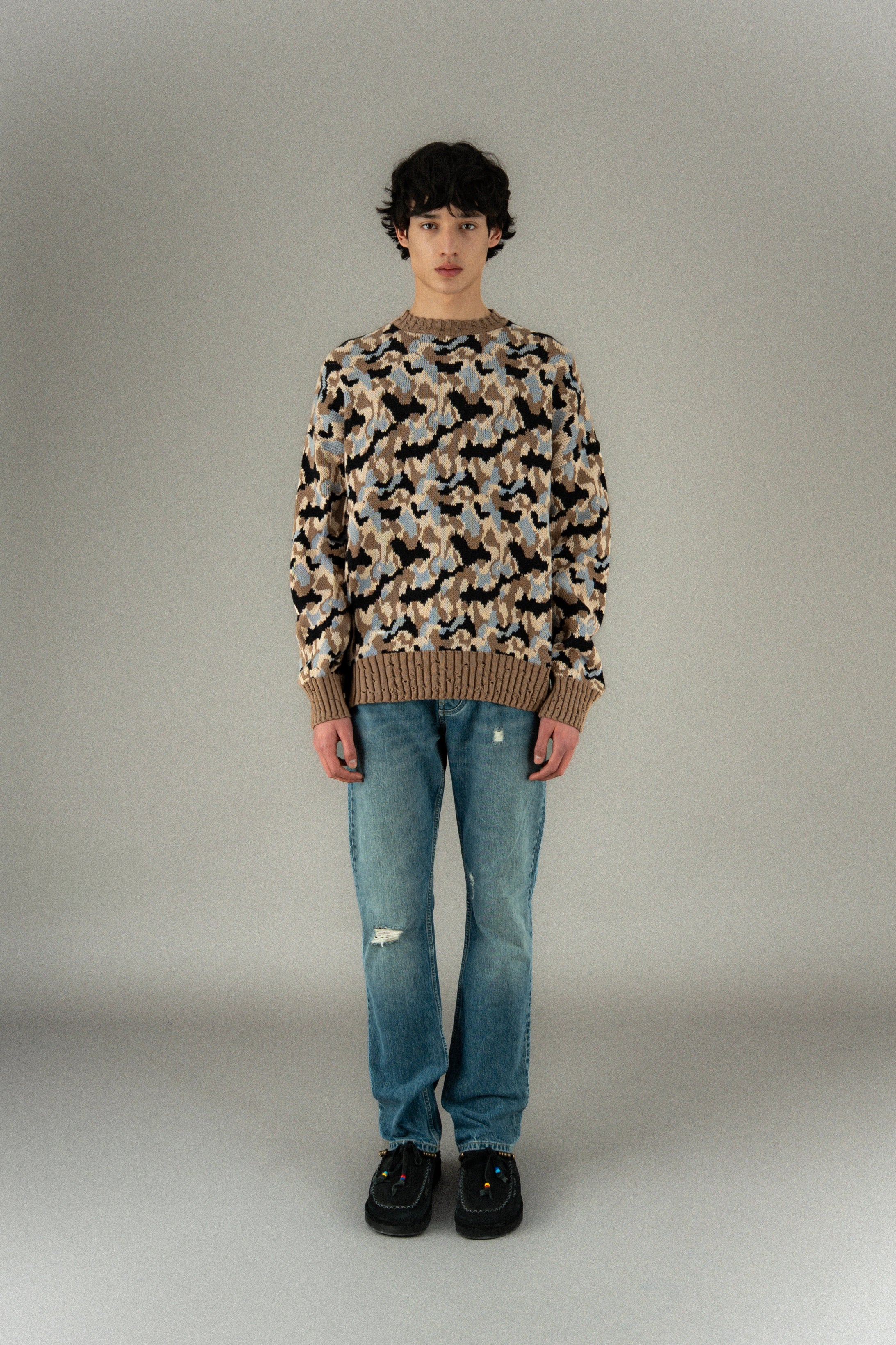 Pull en maille avec broderie