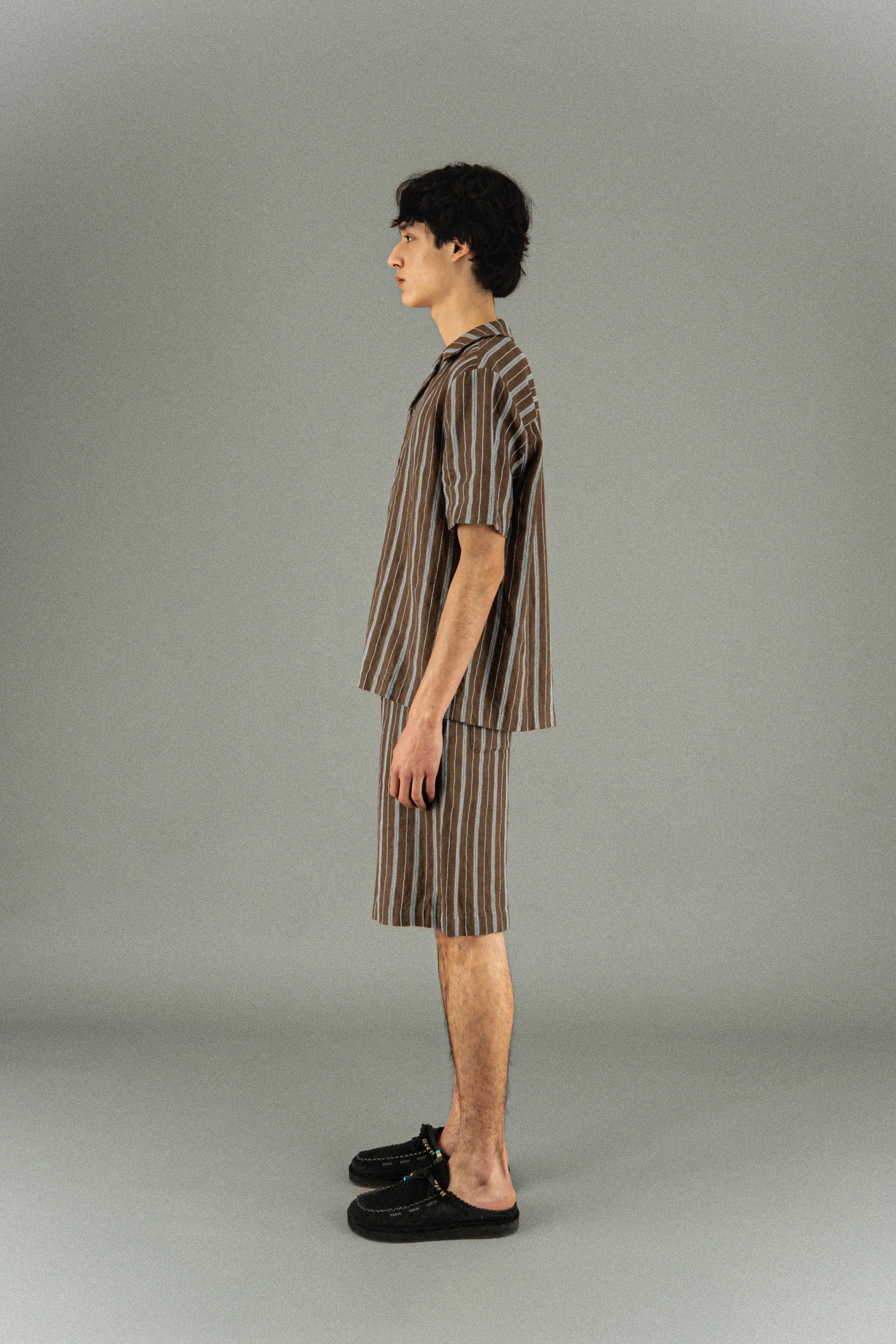 Linen shirt with embroidery