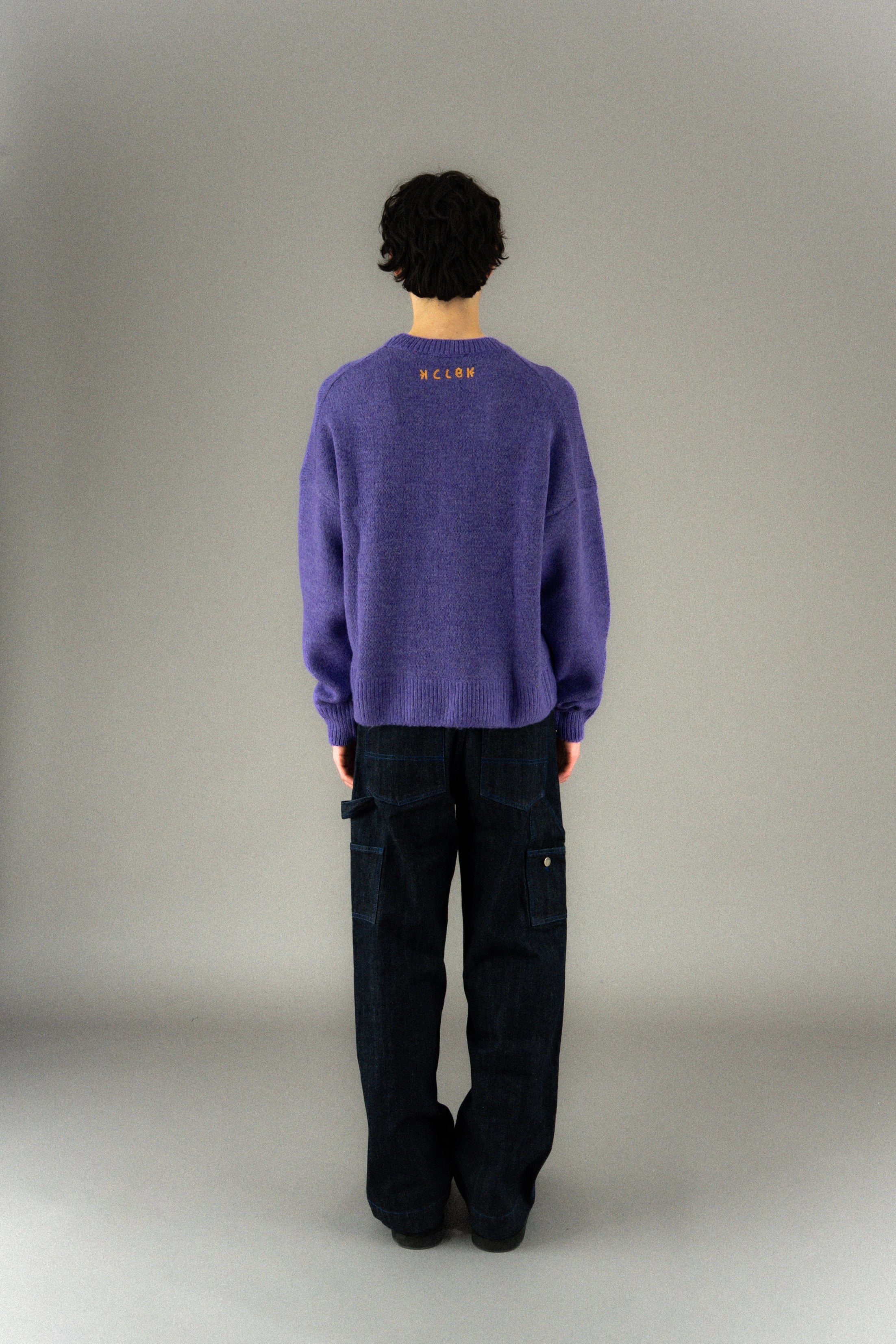 Pull en maille avec broderie