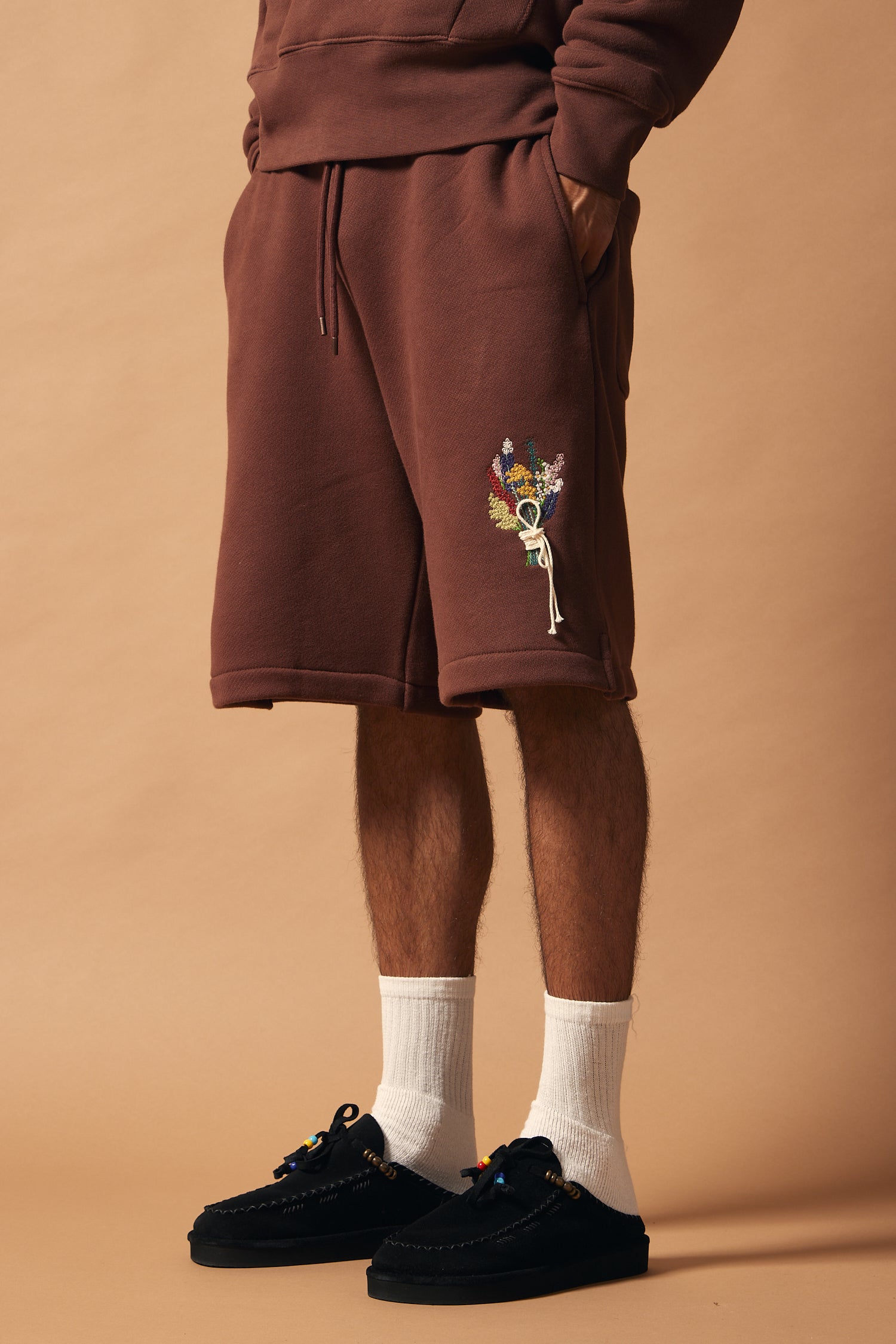 Short en coton avec broderie florale