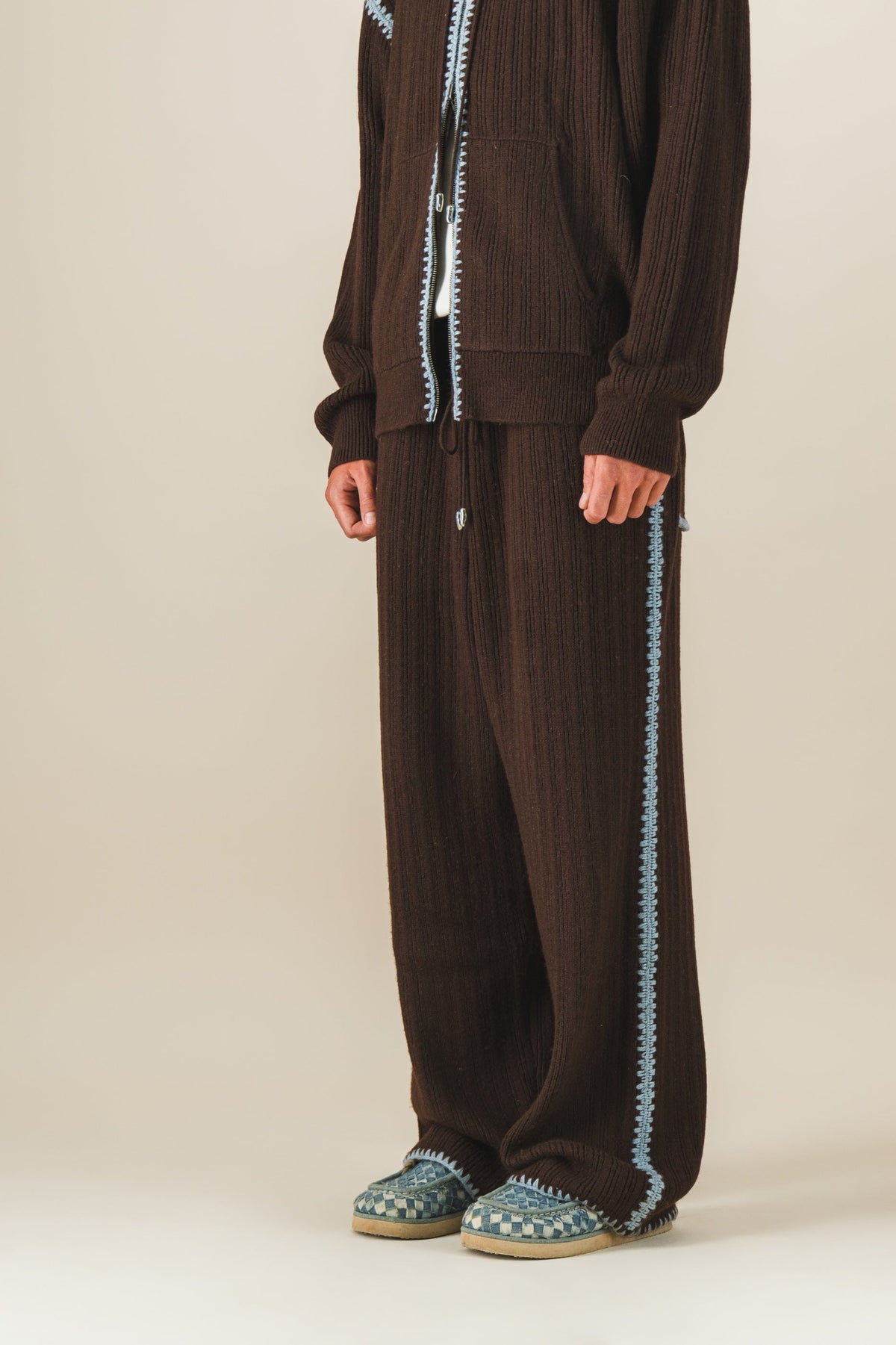 Pantalon en maille feston