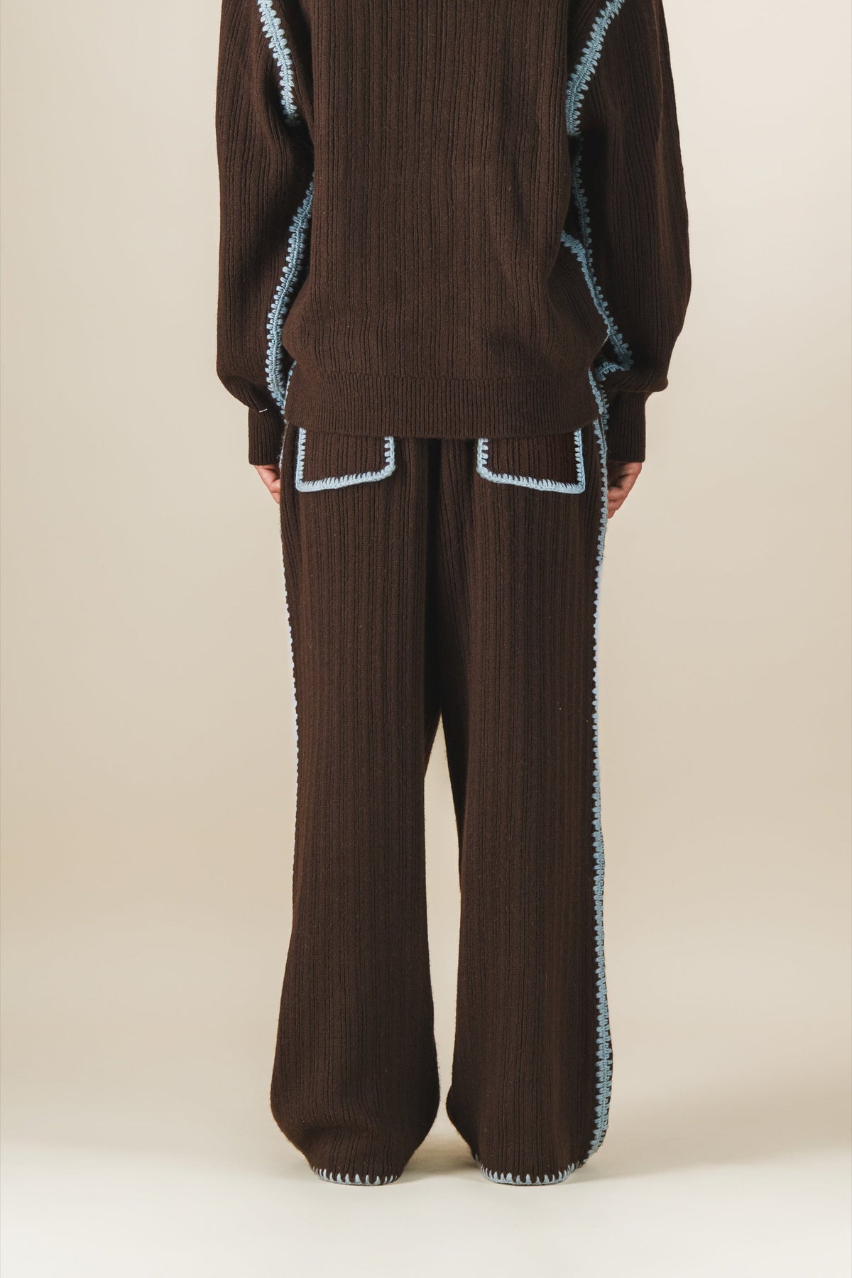 Pantalon en maille feston