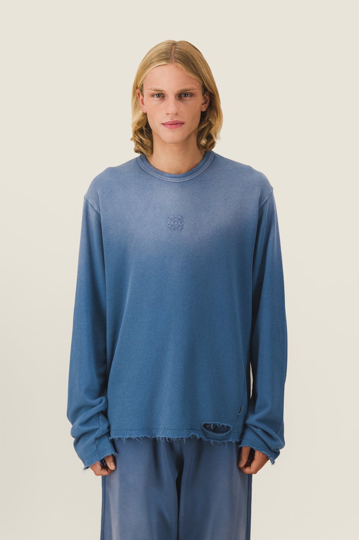Raw-edge long-sleeve T-shirt