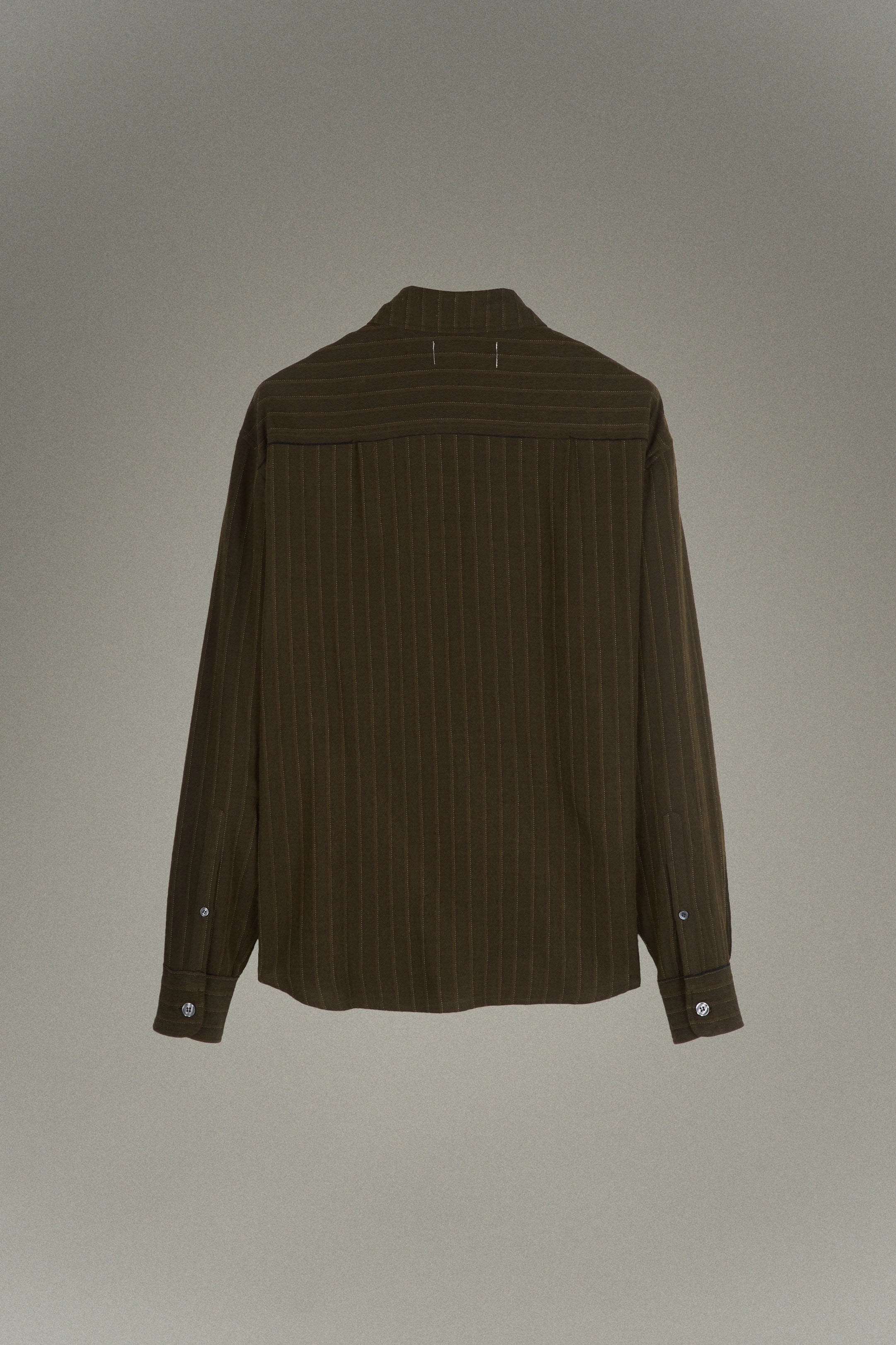 Chemise à rayures fines
